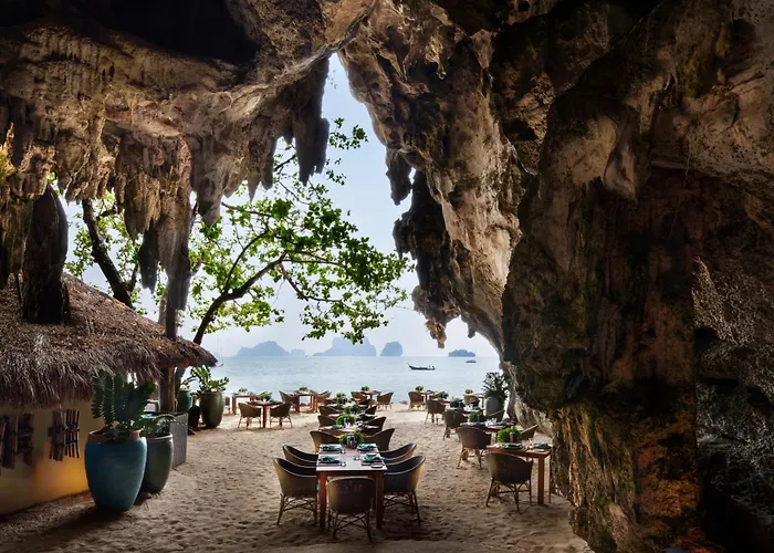 Luxury hotel only: Rayavadee