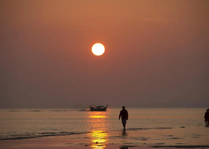 Beach hotel: Sunrise Tropical Resort